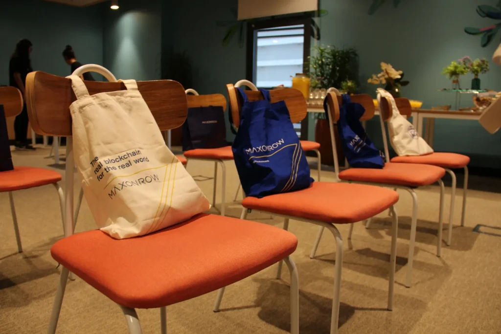 65379252_409589149766388_6059814180205101056_n