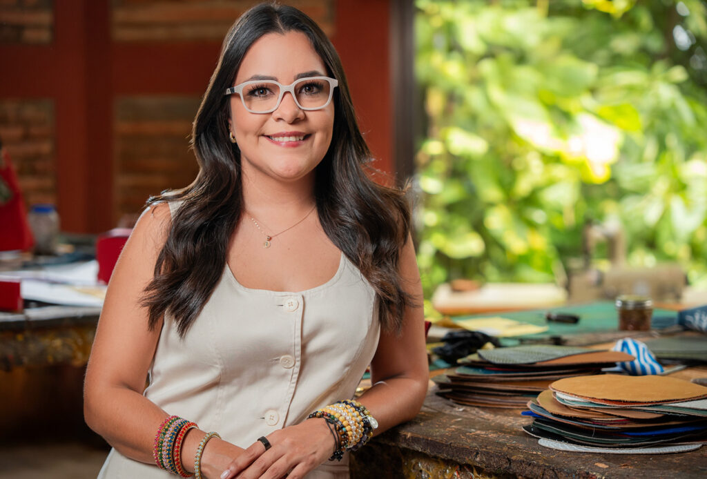 asi-se-mira-lo-nuestro-foto1